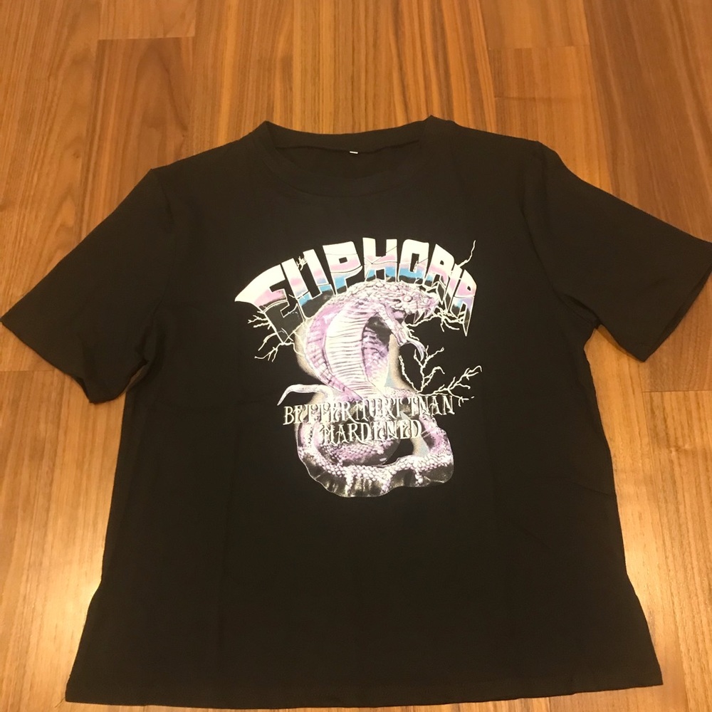 Black Graphic tee for woman